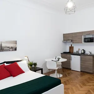 https://4-design-apartments-near-milan-central-station.italymilanhotels.net